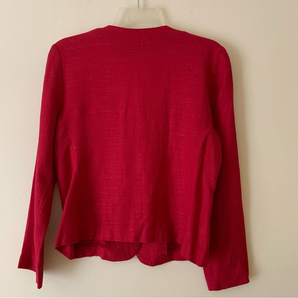 NORTON MCNAUGHTON. Red jacket, cropped. Button closure. Perfect for even… - Picture 3 of 7